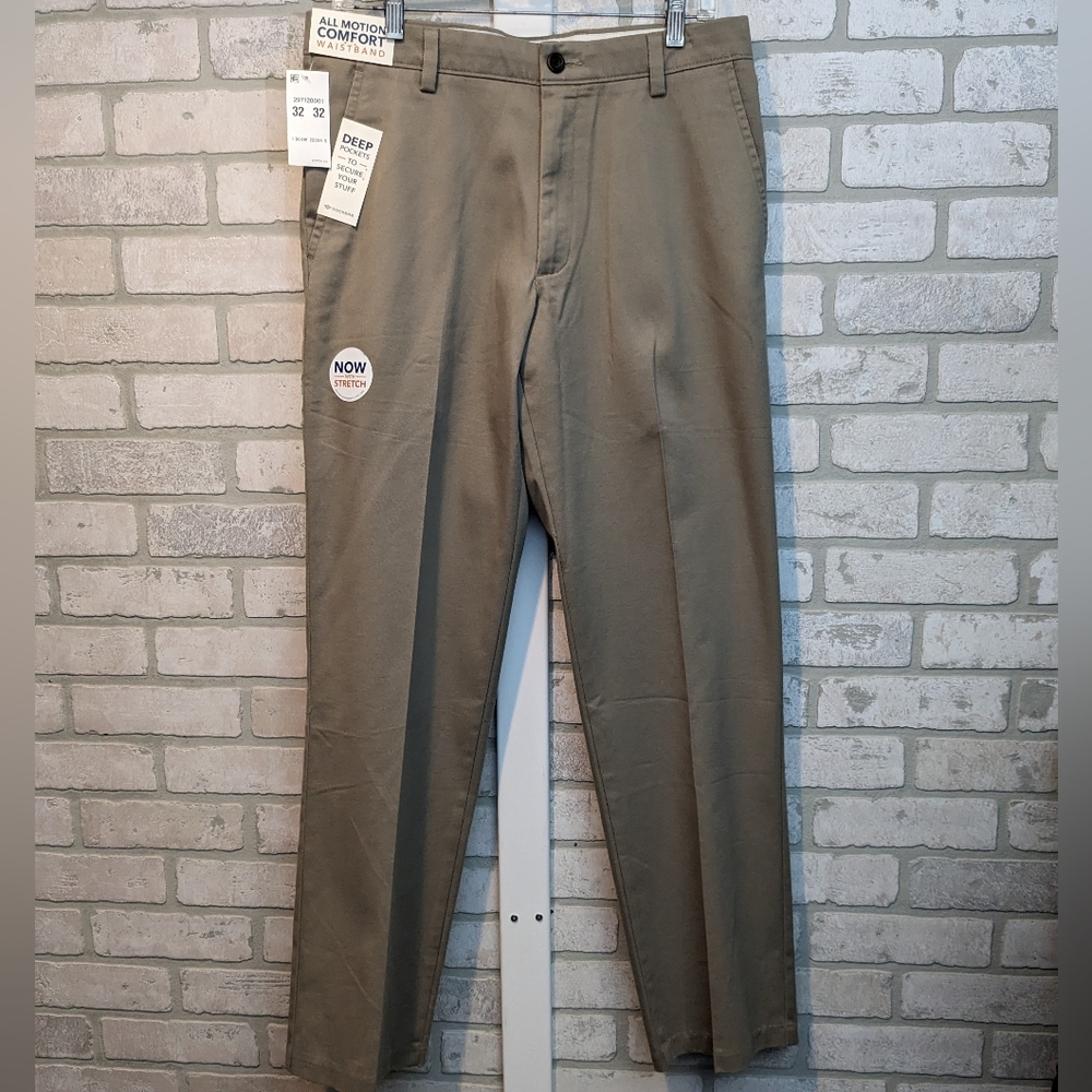 🆕 Dockers, khaki size 32/32, NEW with tags